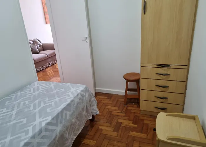 Ape Com 2 Quartos Super Bem Localizado Em Copa